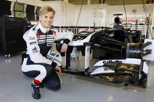 susie-wolff-03