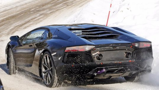 new-lamborghini-aventador-version-spy-02