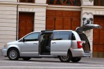 Lancia Voyager 2012 Doors