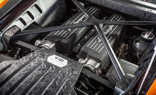 2015-lamborghini-huracan-lp610-4-5.2-liter-v-10-engine