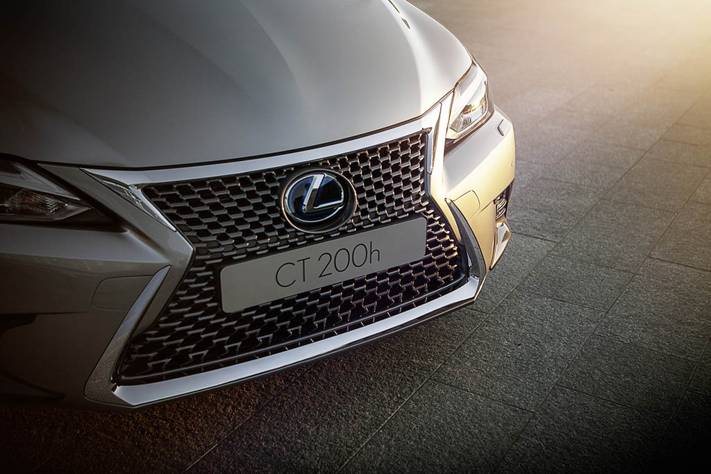 Facelifted 2018 Lexus CT200h