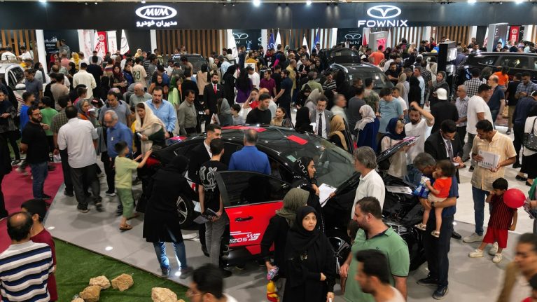 غرفه مدیران خودرو در نمایشگاه شیراز