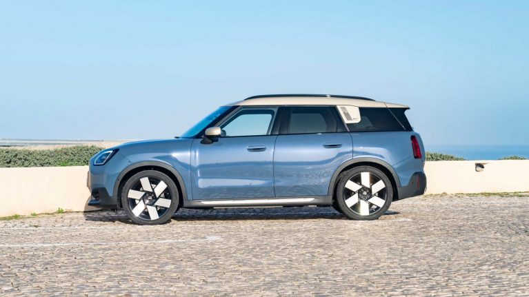 2025-mini-countryman-electric