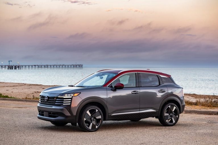 2025-Nissan-Kicks