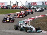 Shanghai-circuit-Lewis-Hamilton